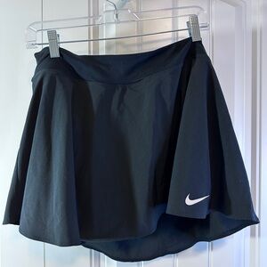 Nike Women's Black skort
